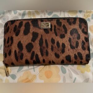 Dolce & Gabbana Leopard Print Crespo Zippy Wallet